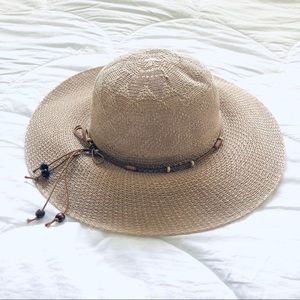 Wide brim Hat